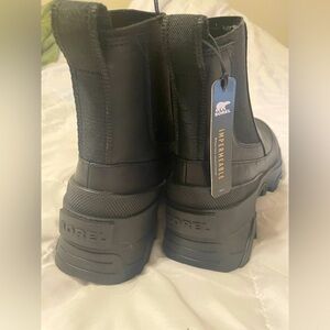 NWT Women’s Sorel Brex Chelsea Waterproof Boots Size 8!!